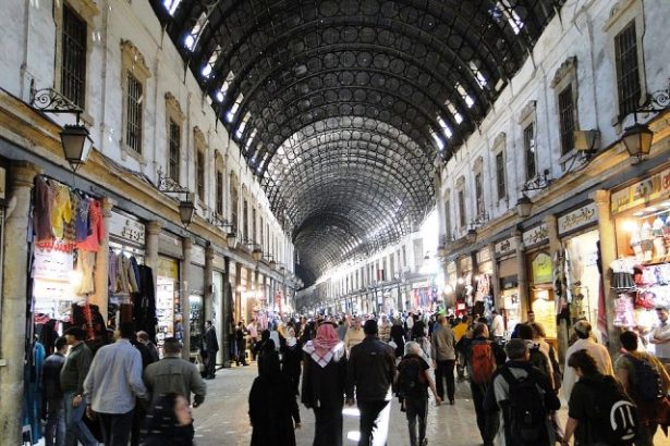 الفروغ القديم في دمشق: قرار مفاجئ يهدد الاستقرار التجاري والاقتصادي