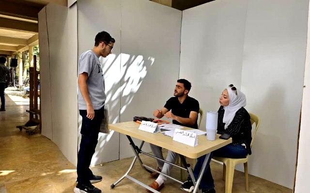 " ركن الاستشارات " لمساعدة الراغبين بالدراسة في جامعة حلب