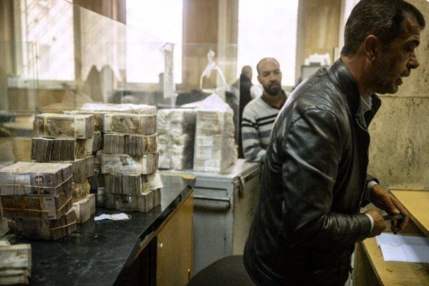 استقرار الليرة بين الإصلاحات النقدية و السياسات الاقتصادية في سوريا